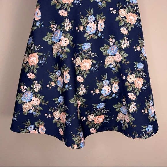 Medium Forever 21 Blue Floral Dress Cap Sleeve Stretch Mock Neck Retro Style - Picture 11 of 13